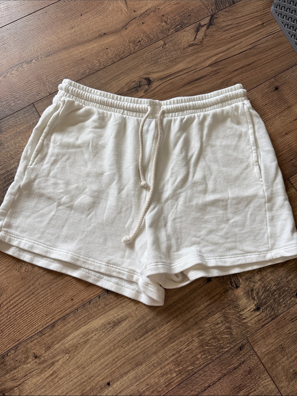 Universal Thread Cream Drawstring Athletic Shorts